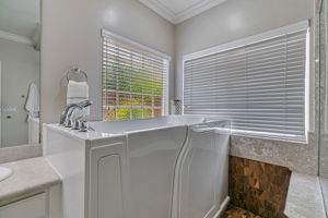 041_417 Belmont Ave
