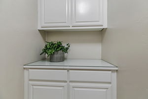 042_417 Belmont Ave