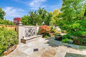 056_417 Belmont Ave