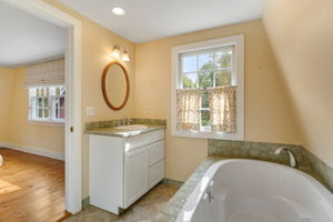  Photo 40