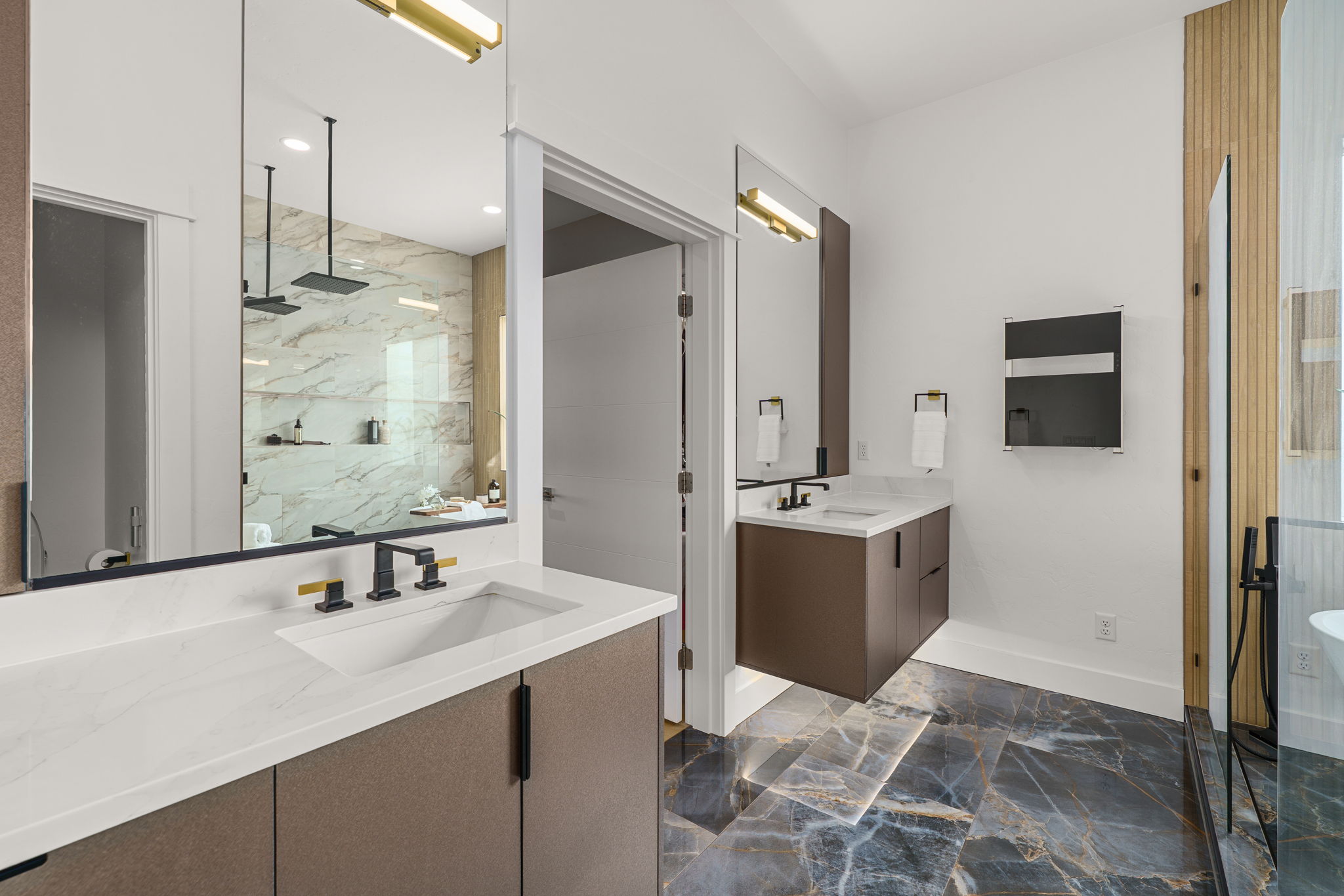  Photo 80