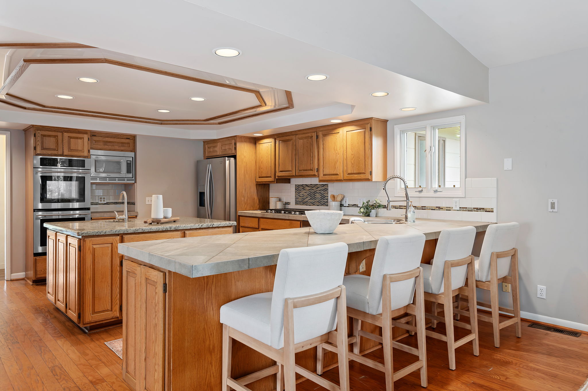 13 - Kitchen