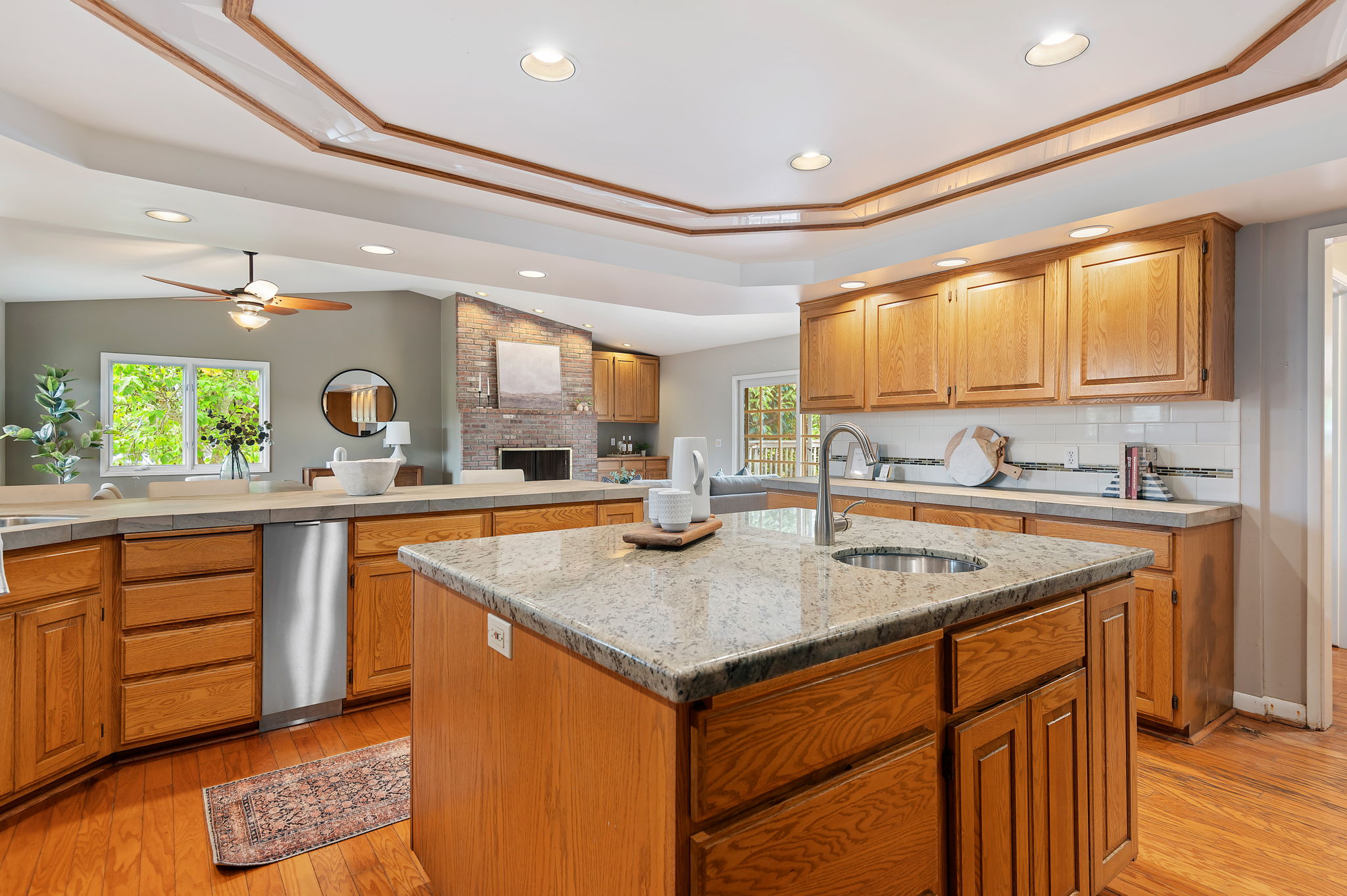 11 - Kitchen