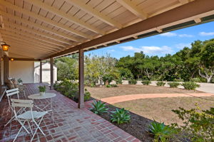 04 - Front Porch