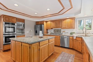 10 - Kitchen