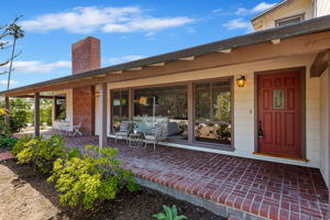 05 - Front Porch