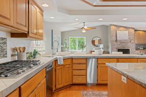 12 - Kitchen