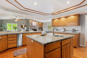 11 - Kitchen