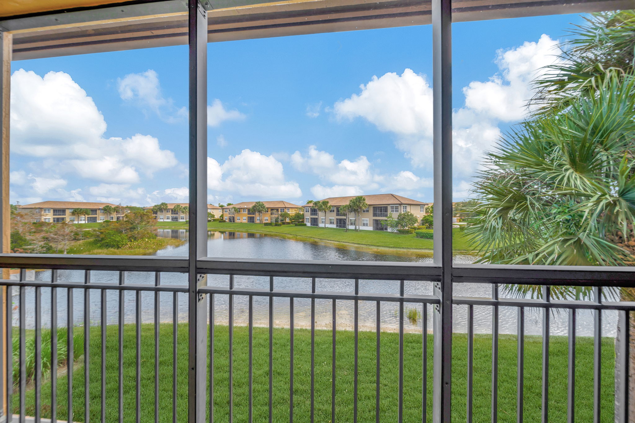 2813 Day Ave, Miami, FL 33133, US Photo 31