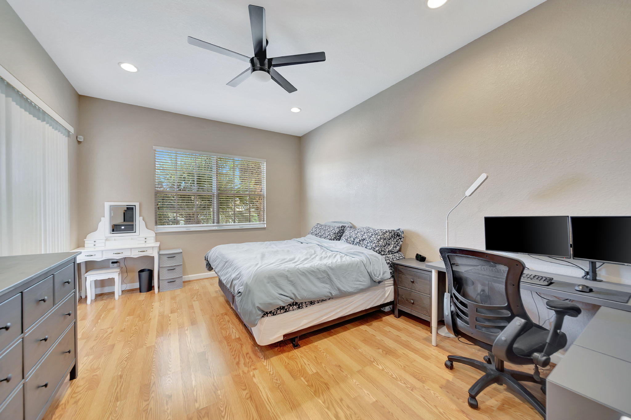 2813 Day Ave, Miami, FL 33133, US Photo 43