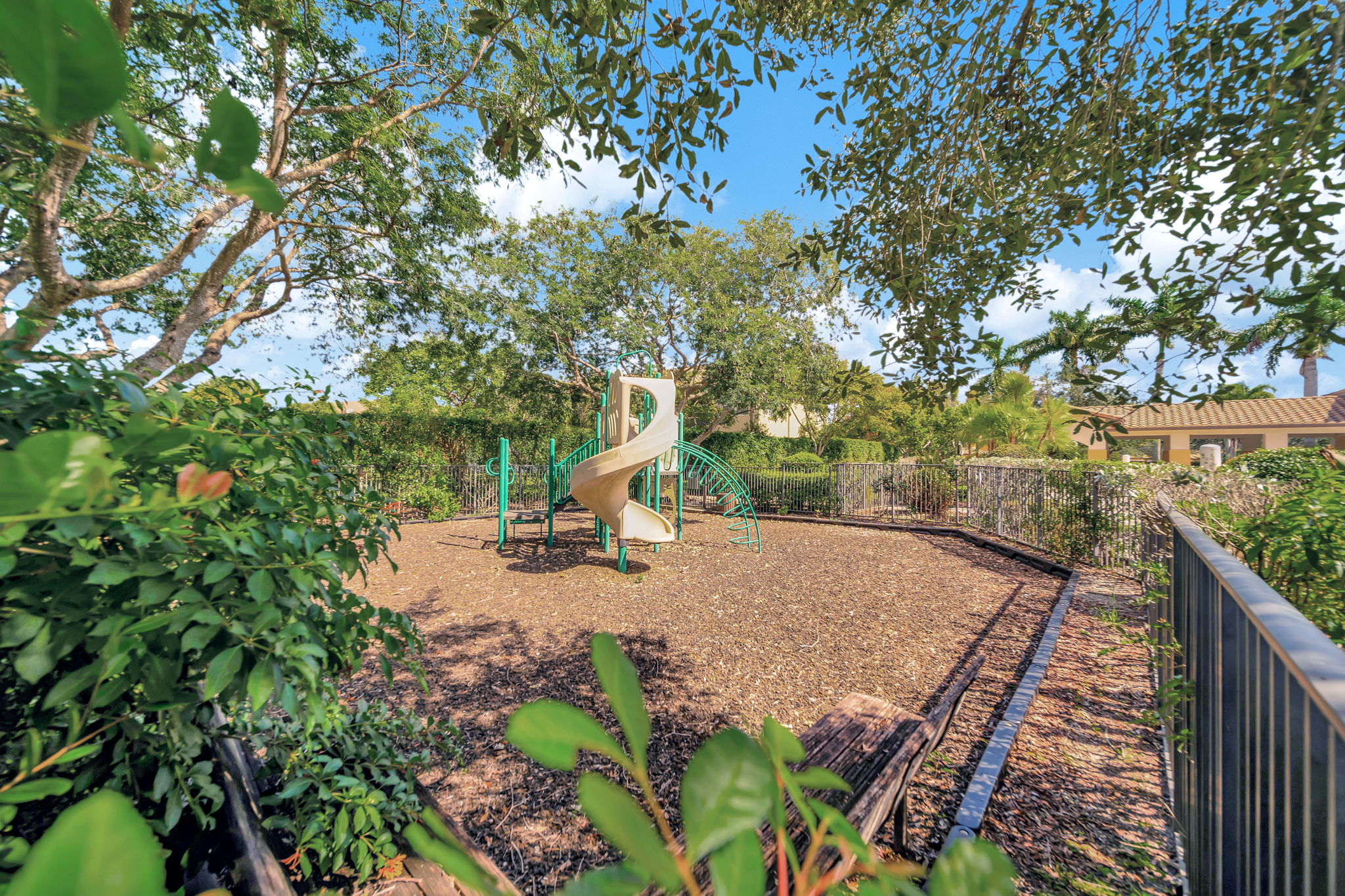 2813 Day Ave, Miami, FL 33133, US Photo 58
