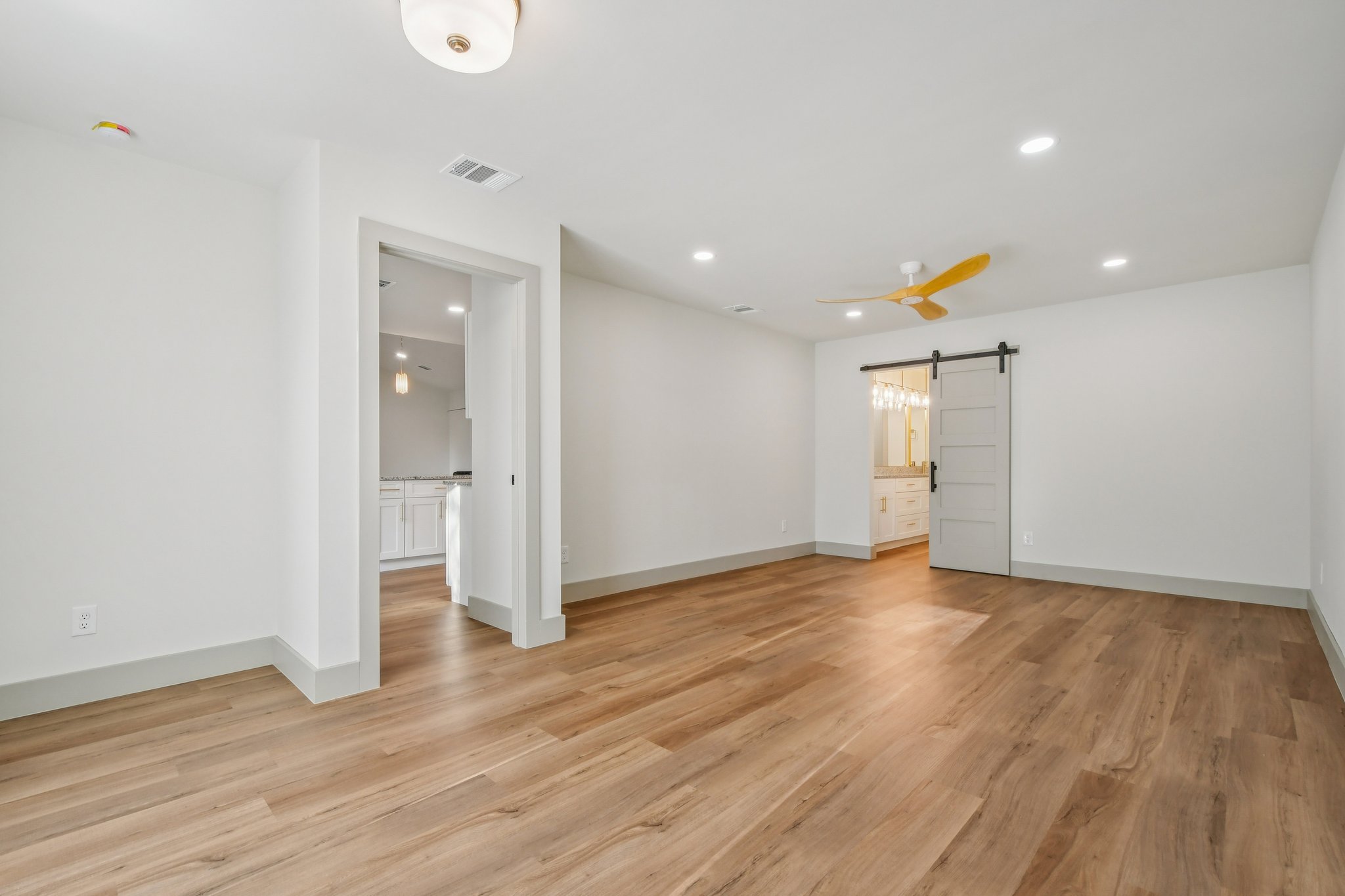 Oakridge Pass-S1910-036.jpg