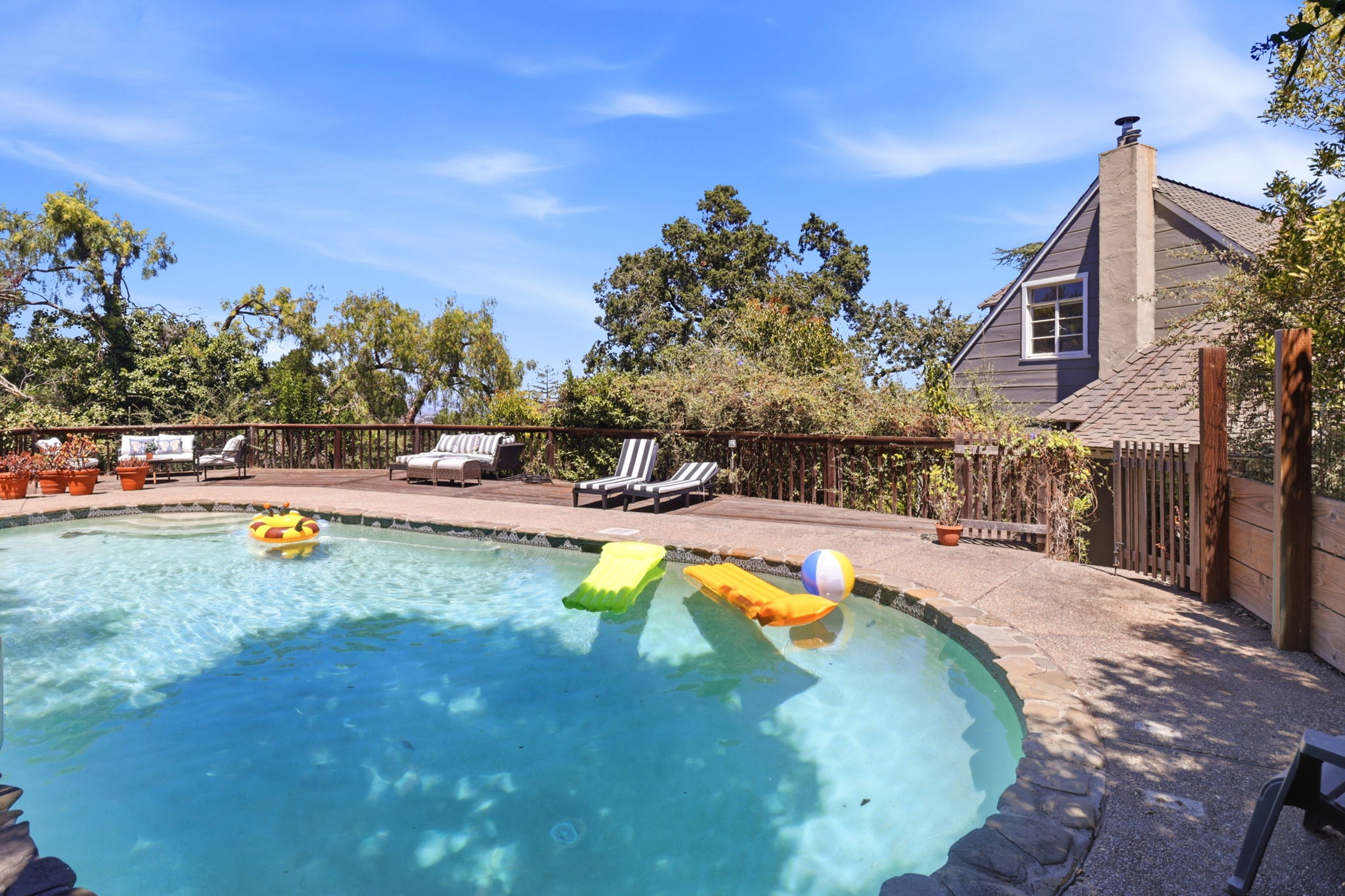 057_F8_417 Palomar Drive