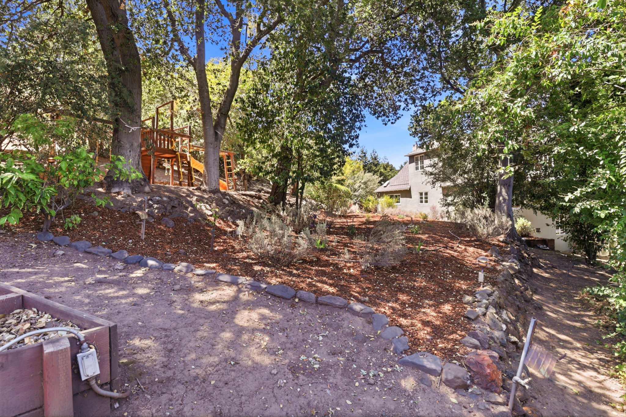 065_F8_417 Palomar Drive