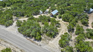  Photo 0