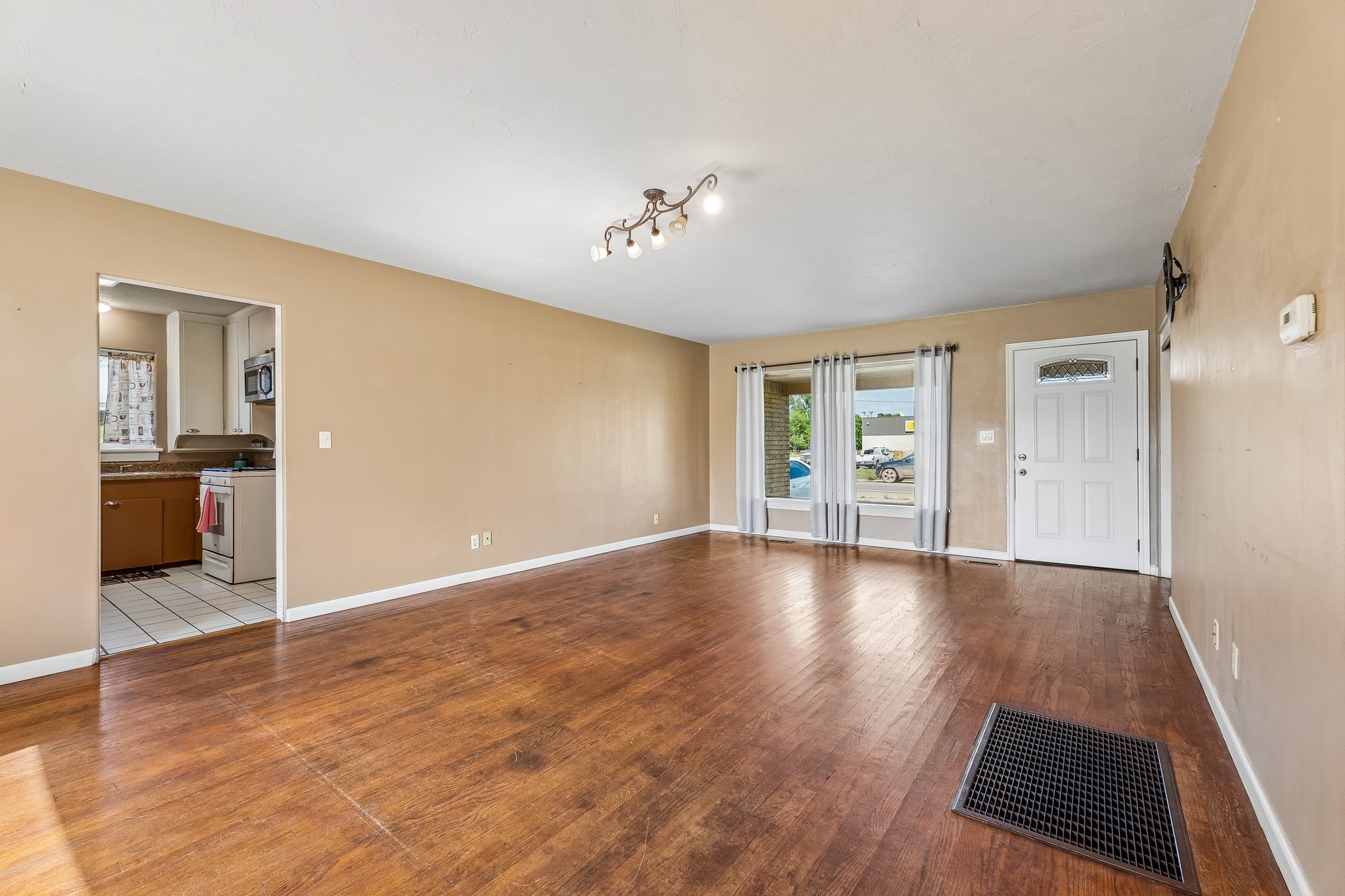 417 South Grand - Crescent - Linzy Nealis, Spaces Real Estate - 6