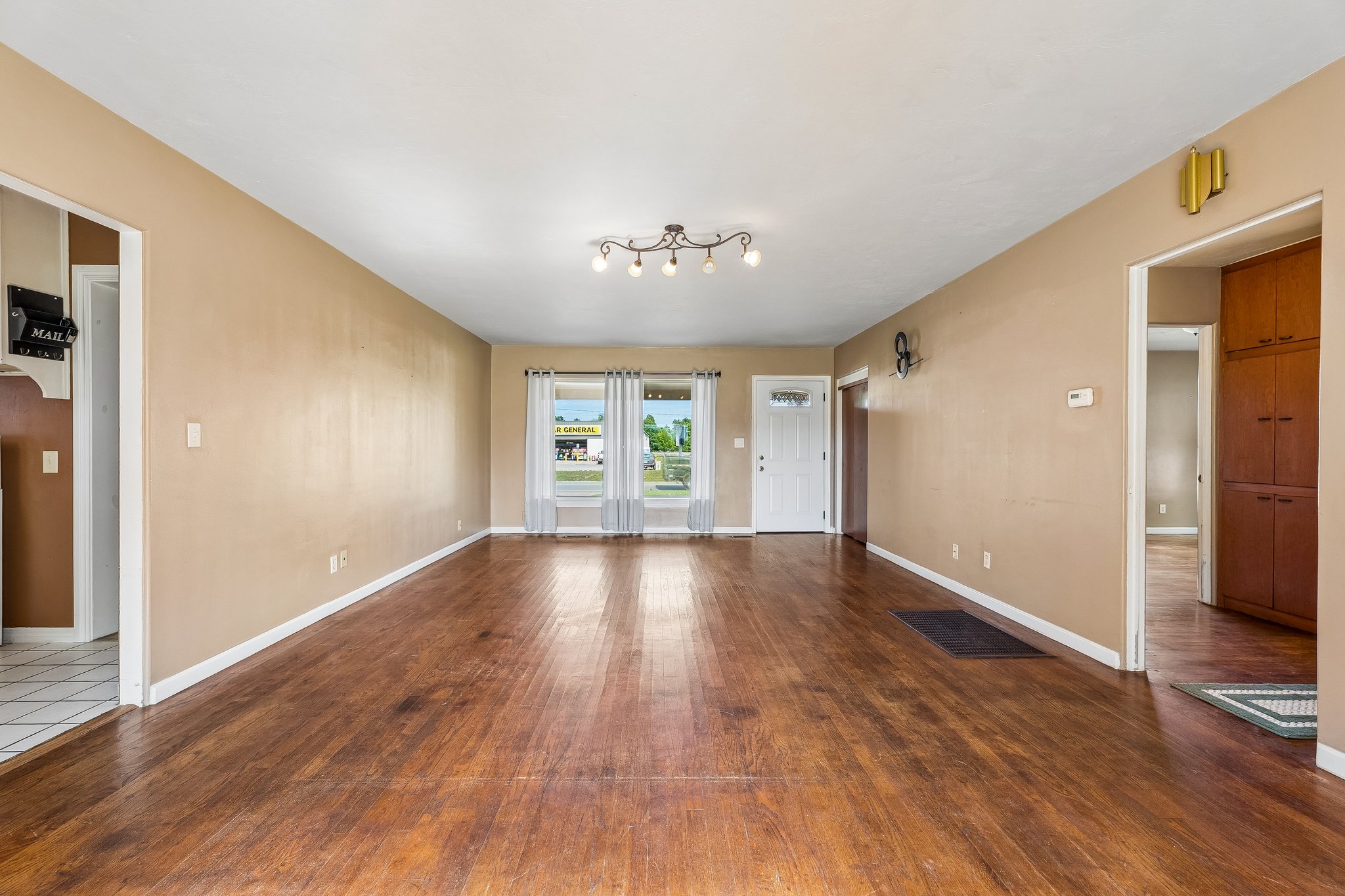 417 South Grand - Crescent - Linzy Nealis, Spaces Real Estate