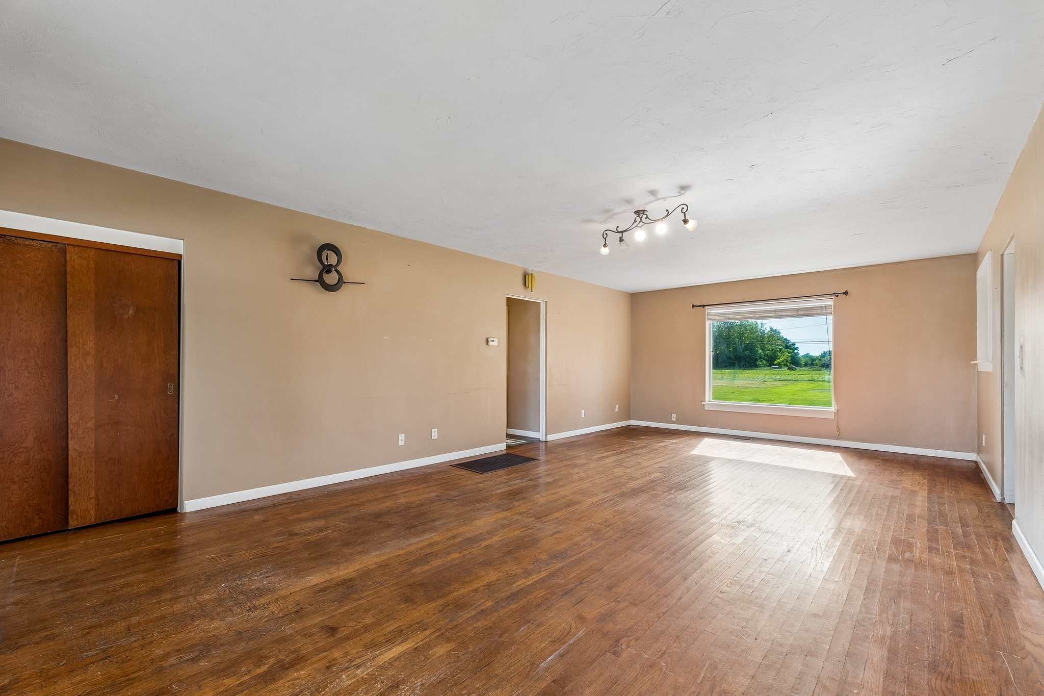 417 South Grand - Crescent - Linzy Nealis, Spaces Real Estate
