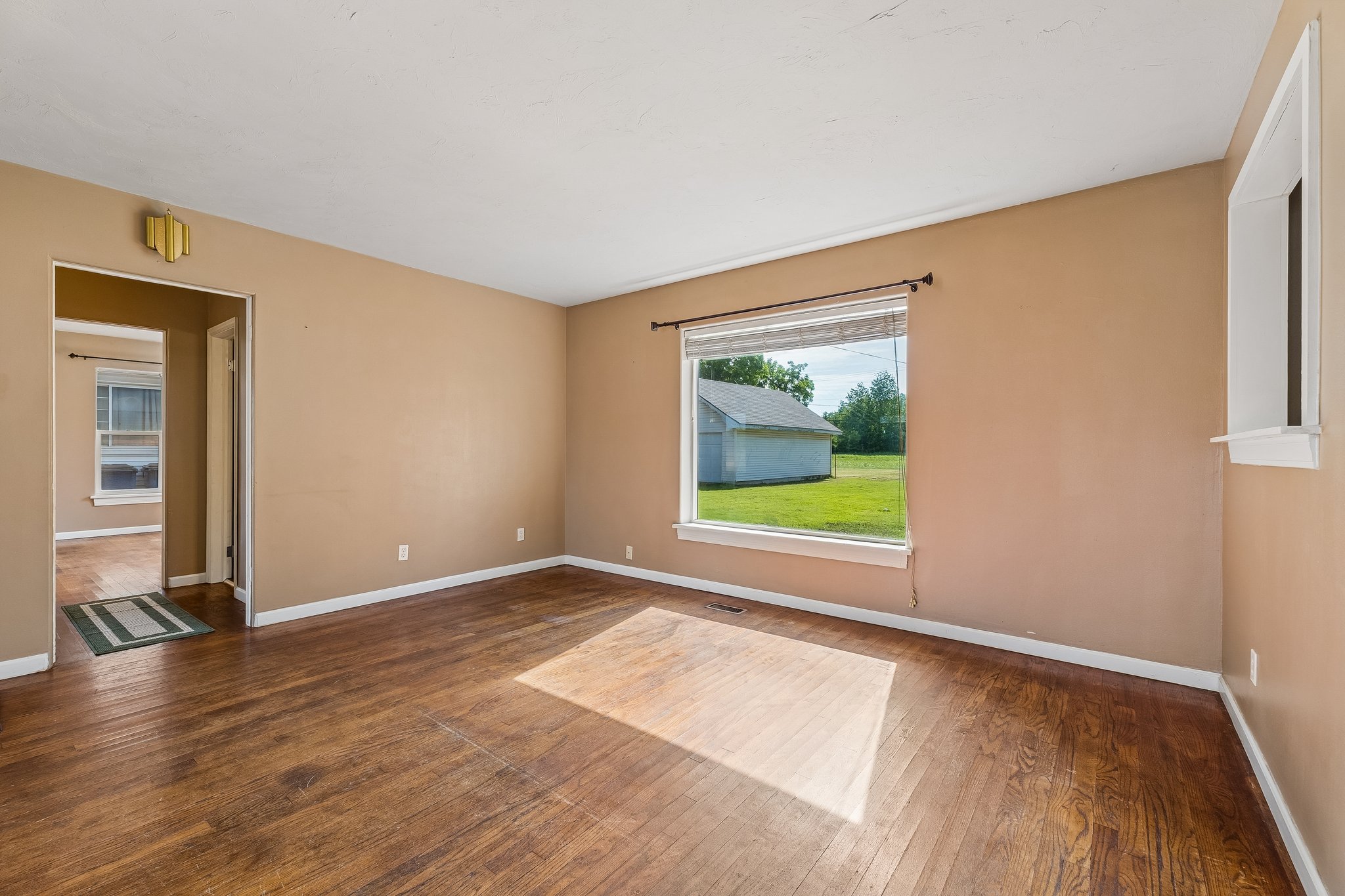 417 South Grand - Crescent - Linzy Nealis, Spaces Real Estate