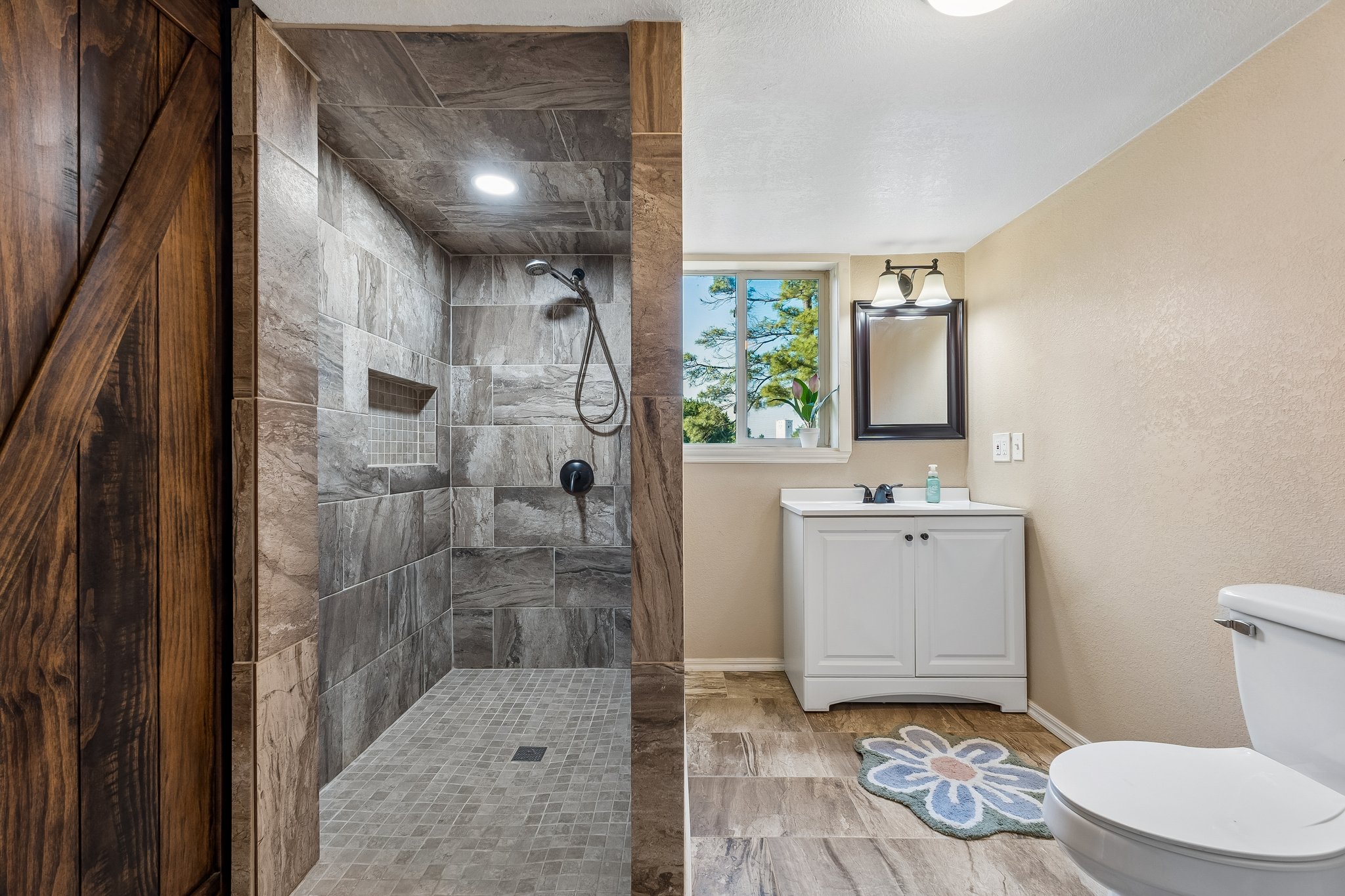 417 South Grand - Crescent - Linzy Nealis, Spaces Real Estate
