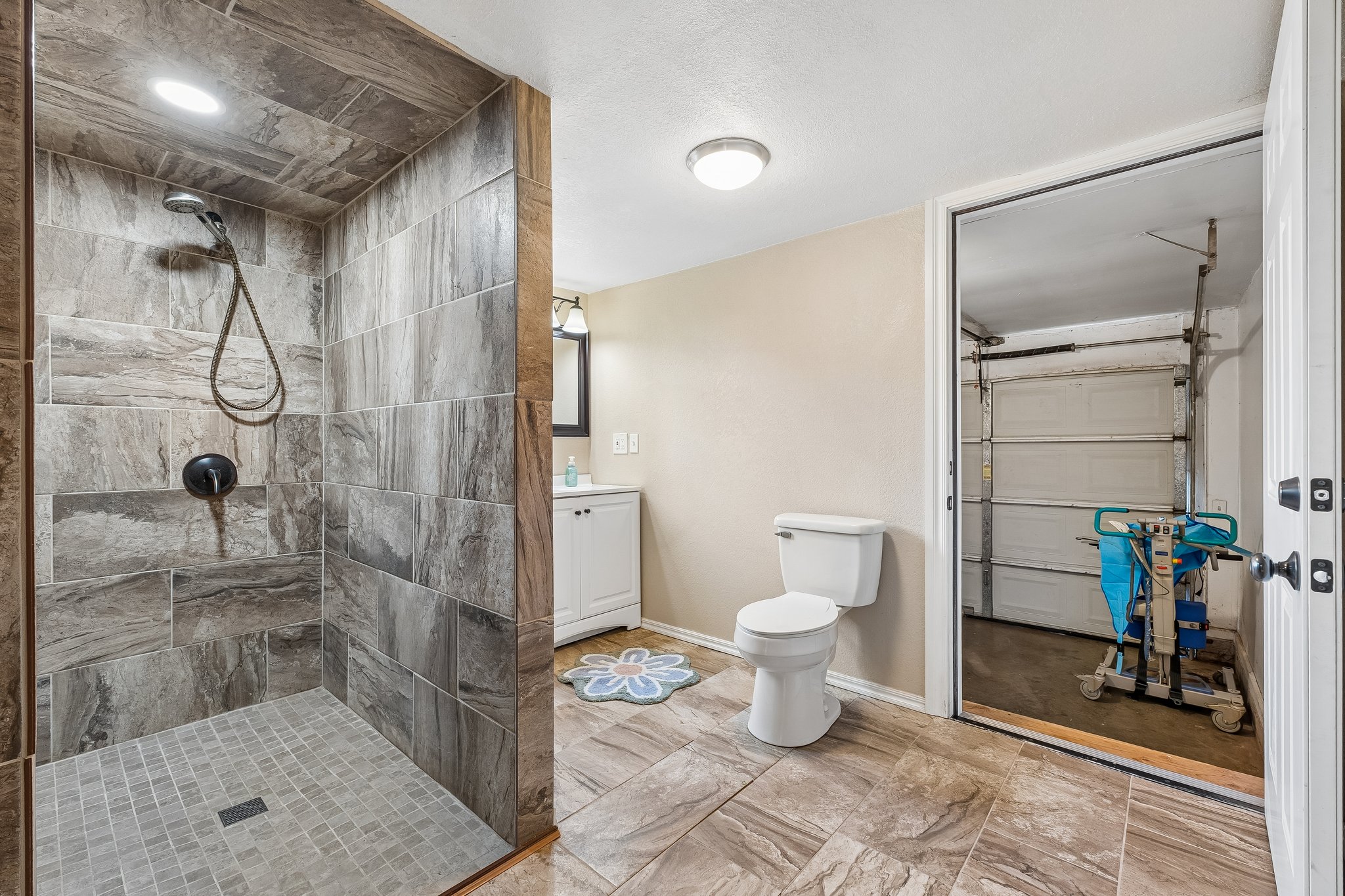 417 South Grand - Crescent - Linzy Nealis, Spaces Real Estate
