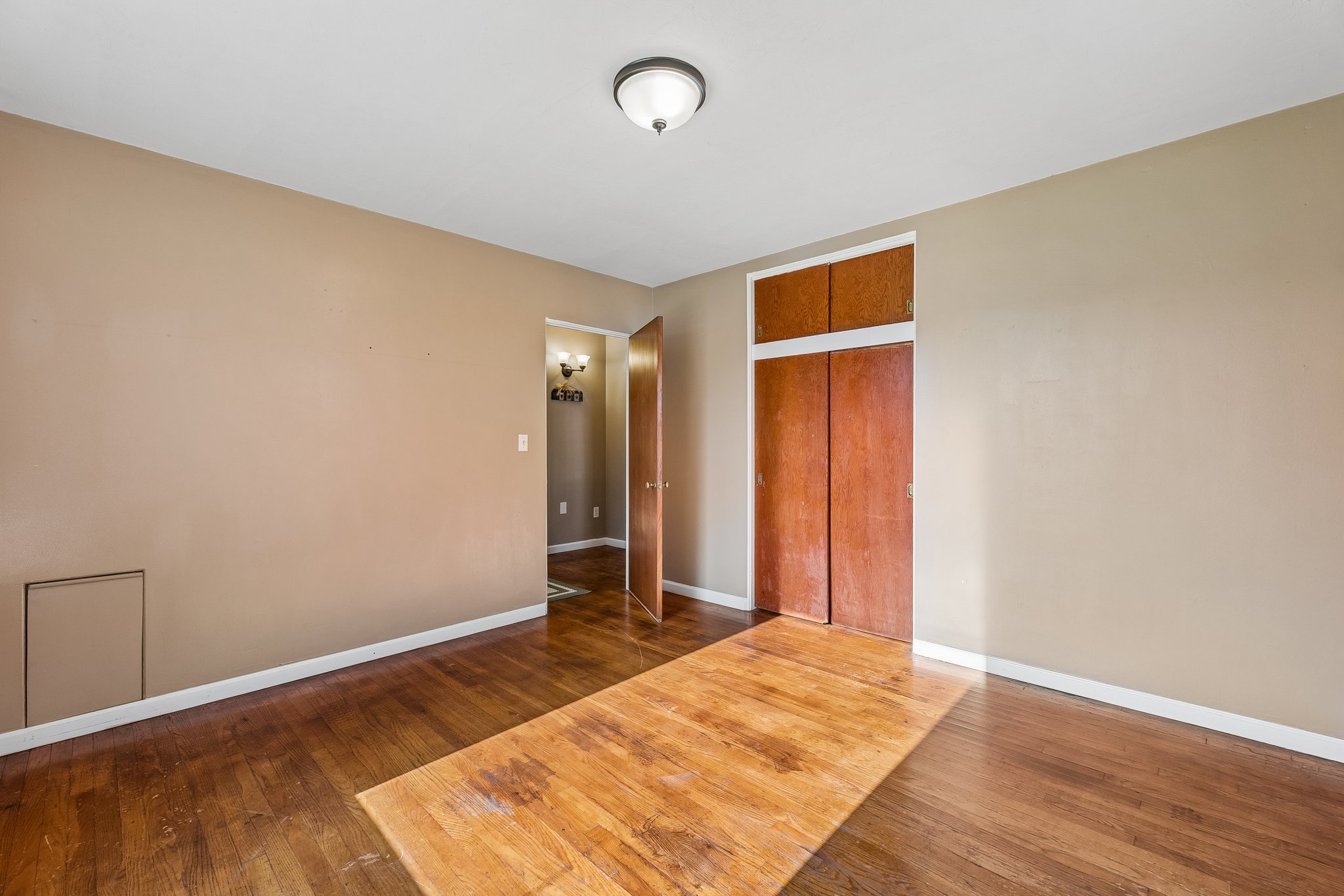 417 South Grand - Crescent - Linzy Nealis, Spaces Real Estate