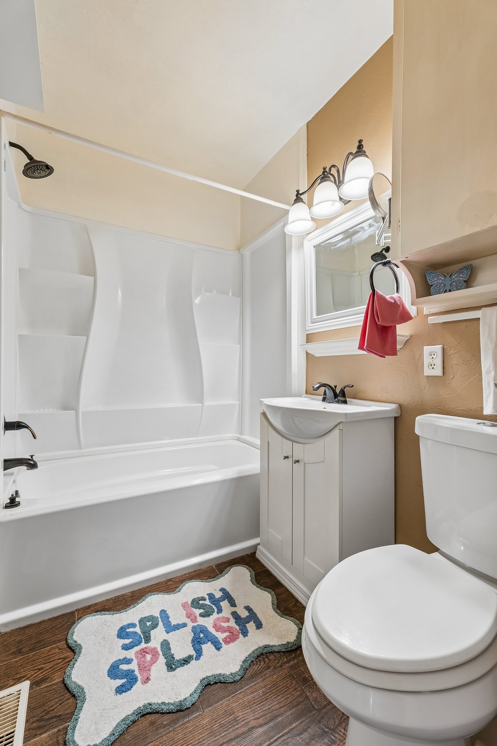 417 South Grand - Crescent - Linzy Nealis, Spaces Real Estate