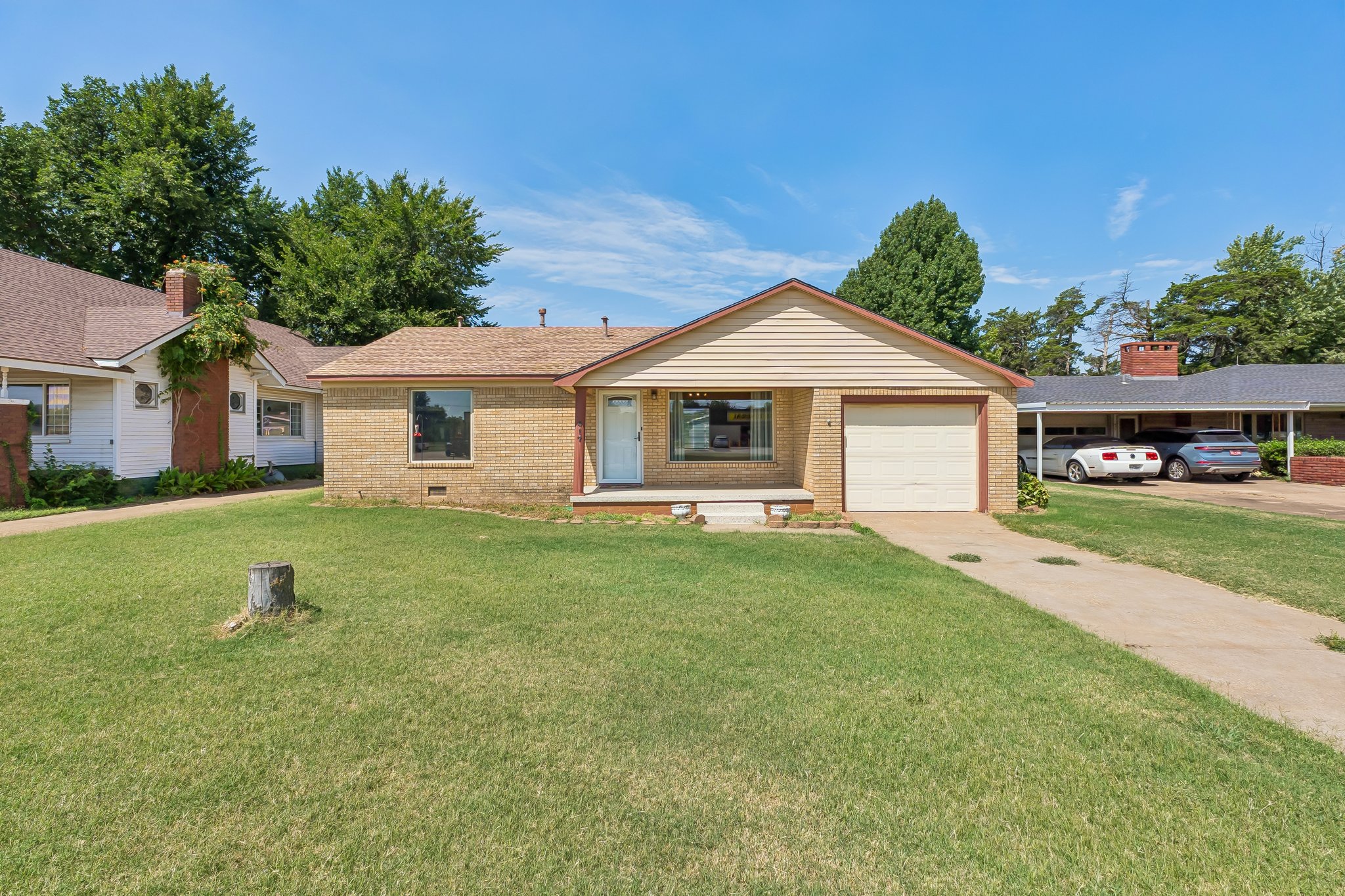 417 South Grand - Crescent - Linzy Nealis, Spaces Real Estate - 1