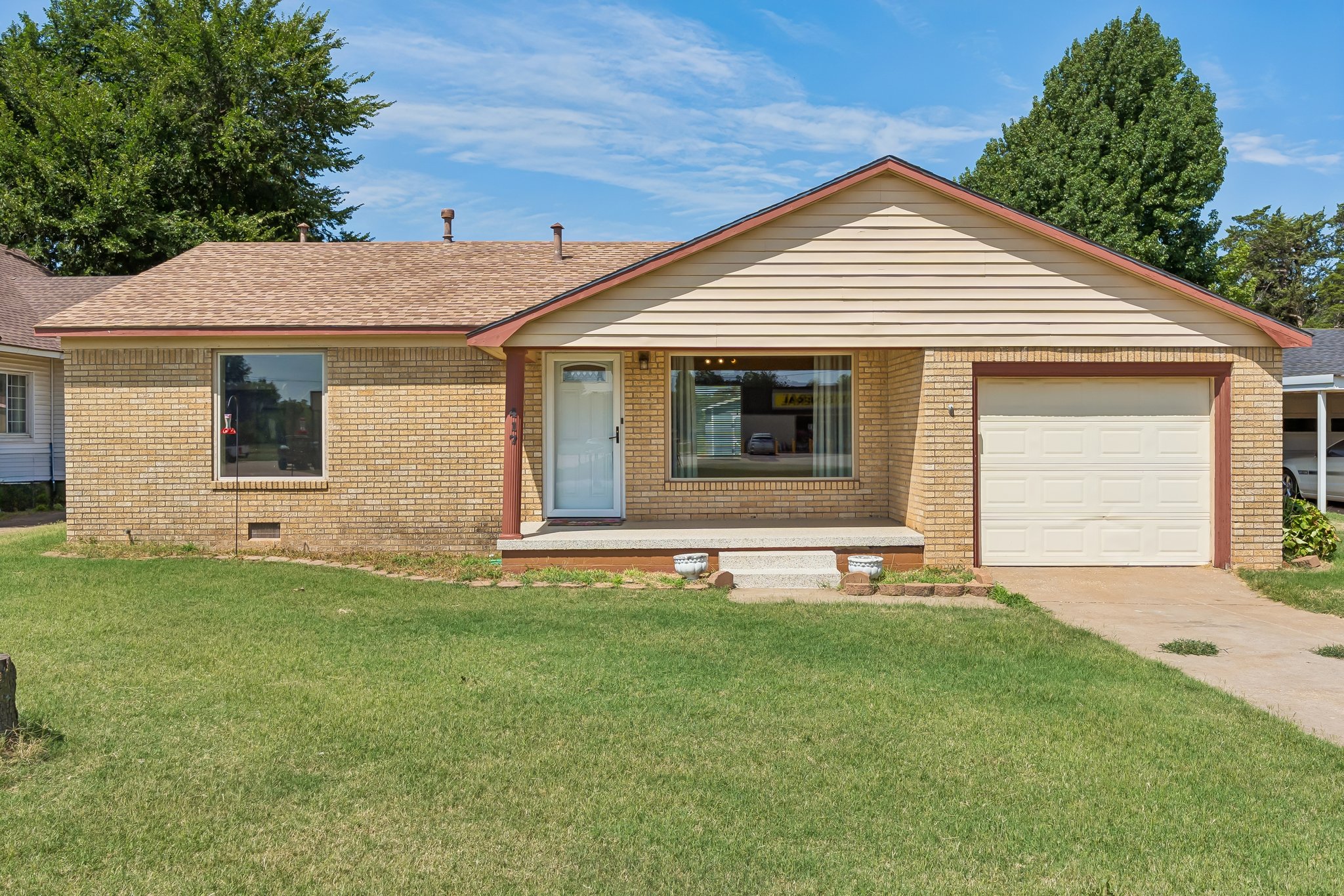 417 South Grand - Crescent - Linzy Nealis, Spaces Real Estate - 3