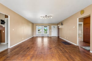 417 South Grand - Crescent - Linzy Nealis, Spaces Real Estate