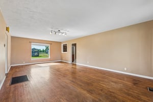 417 South Grand - Crescent - Linzy Nealis, Spaces Real Estate
