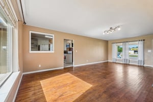 417 South Grand - Crescent - Linzy Nealis, Spaces Real Estate