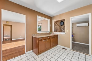 417 South Grand - Crescent - Linzy Nealis, Spaces Real Estate