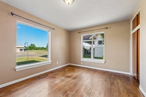 417 South Grand - Crescent - Linzy Nealis, Spaces Real Estate