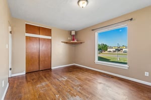 417 South Grand - Crescent - Linzy Nealis, Spaces Real Estate