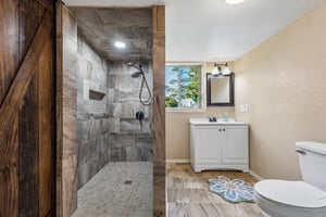 417 South Grand - Crescent - Linzy Nealis, Spaces Real Estate