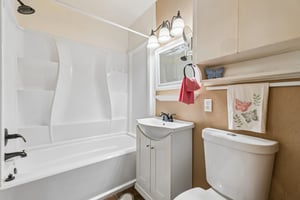 417 South Grand - Crescent - Linzy Nealis, Spaces Real Estate