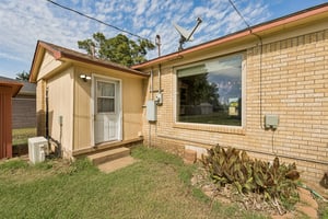 417 South Grand - Crescent - Linzy Nealis, Spaces Real Estate