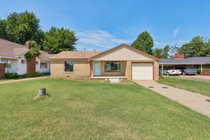 417 South Grand - Crescent - Linzy Nealis, Spaces Real Estate - 1