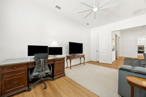 Bedroom/Office