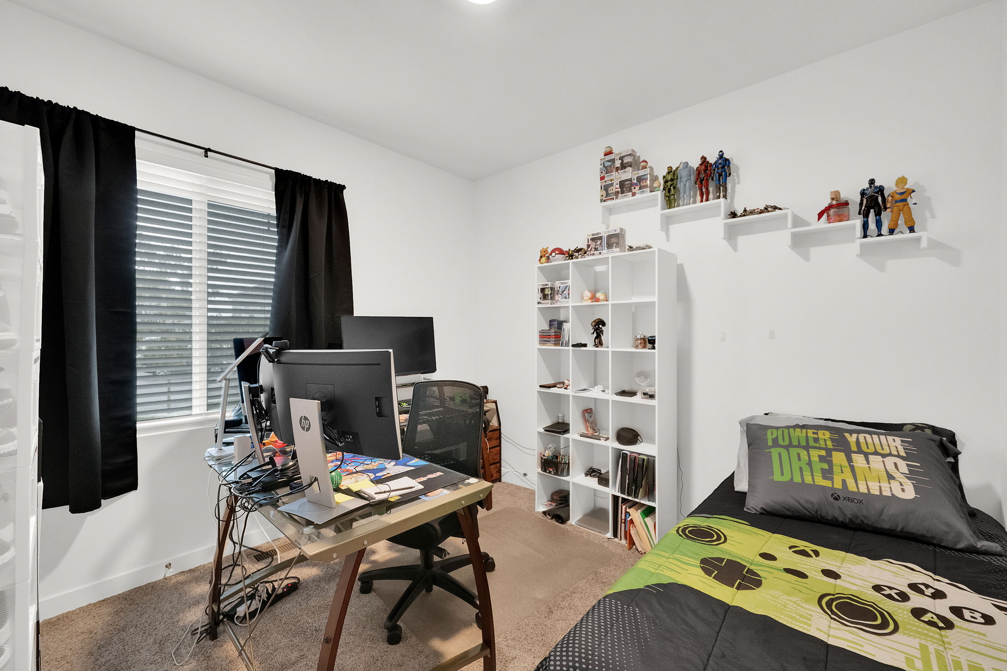  Photo 8
