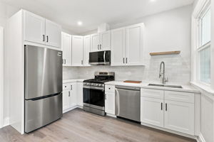 013_F8_4170 17th St 302
