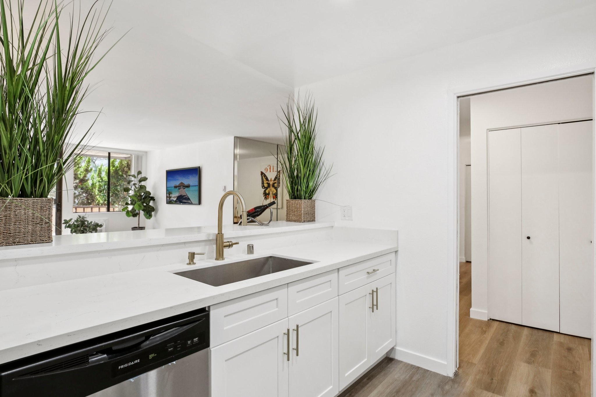 Elm Ave 213-S3108-013.jpg