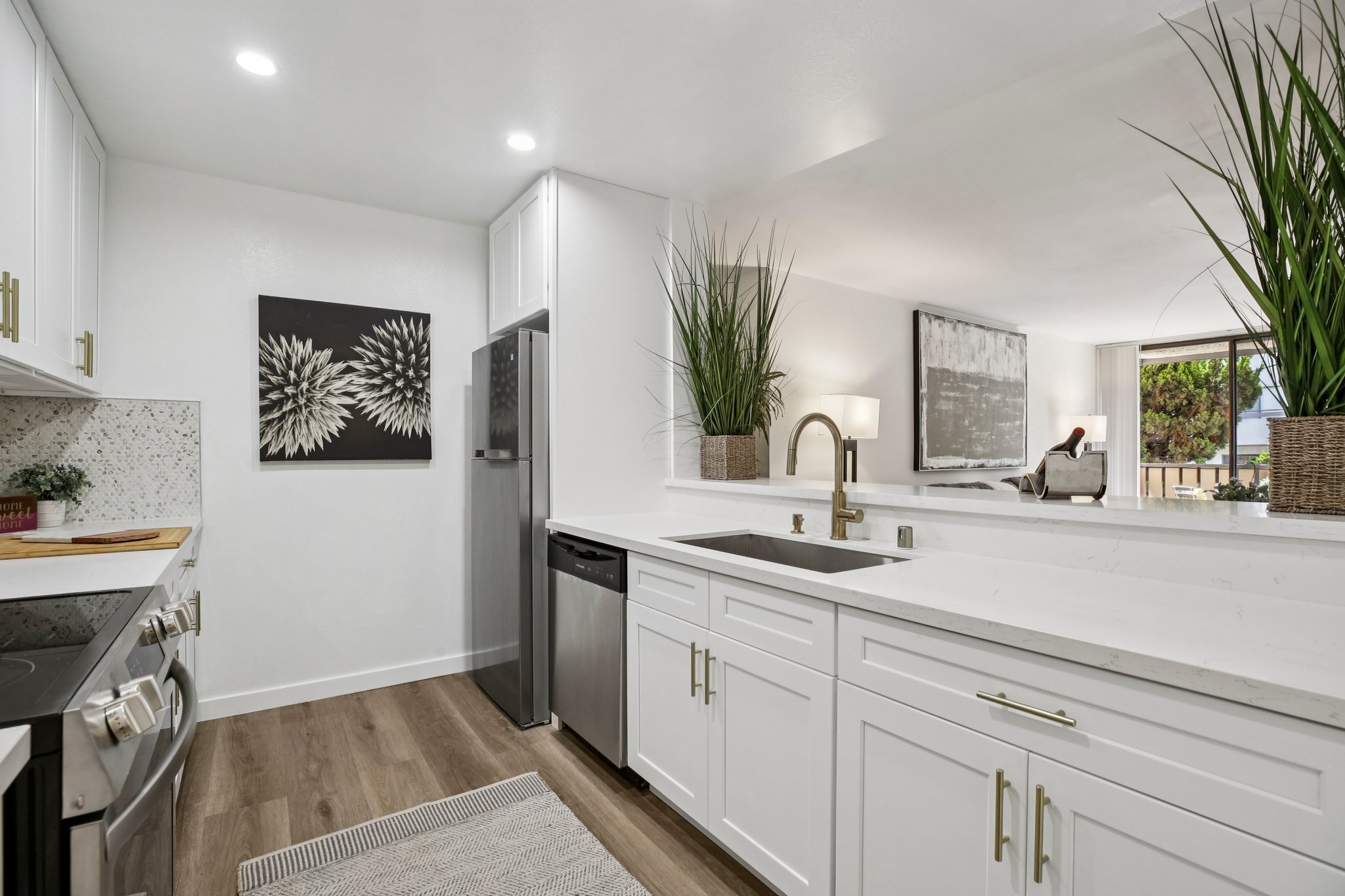 Elm Ave 213-S3108-015.jpg