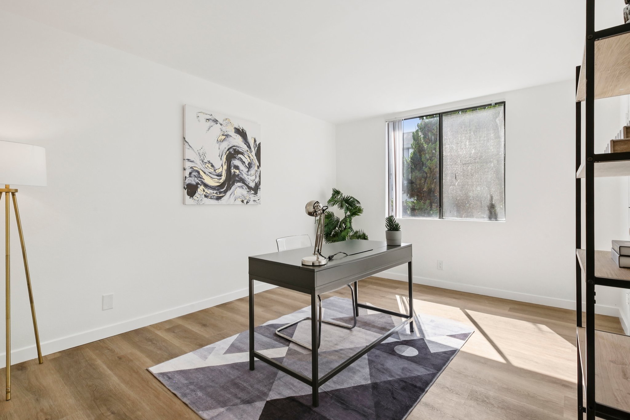 Elm Ave 213-S3108-022.jpg