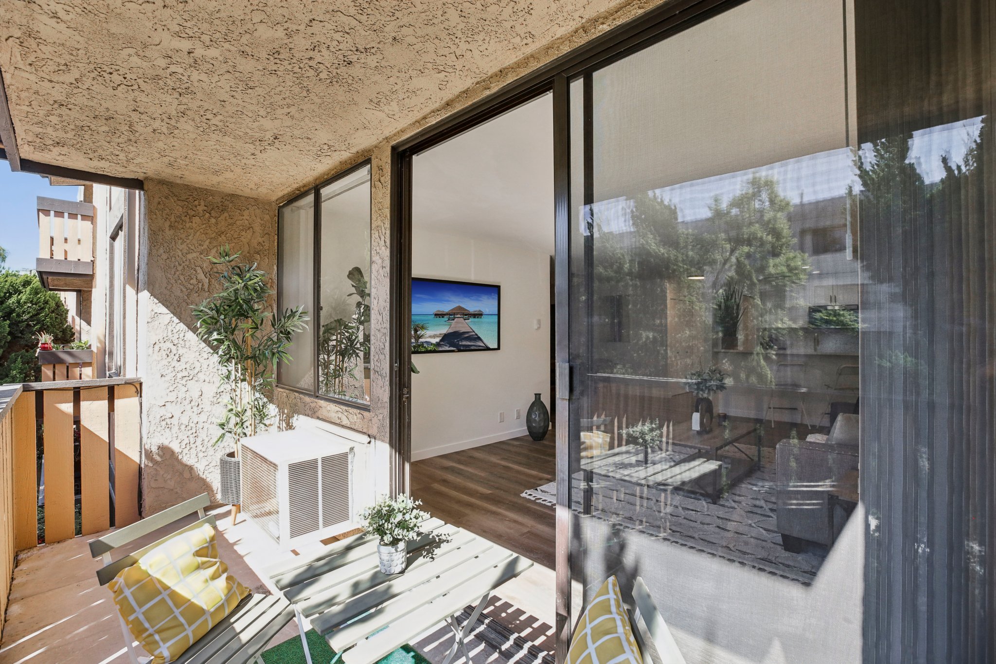 Elm Ave 213-S3108-031.jpg