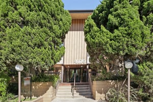 Elm Ave 213-S3108-002.jpg