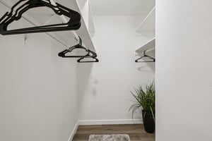 Elm Ave 213-S3108-020.jpg