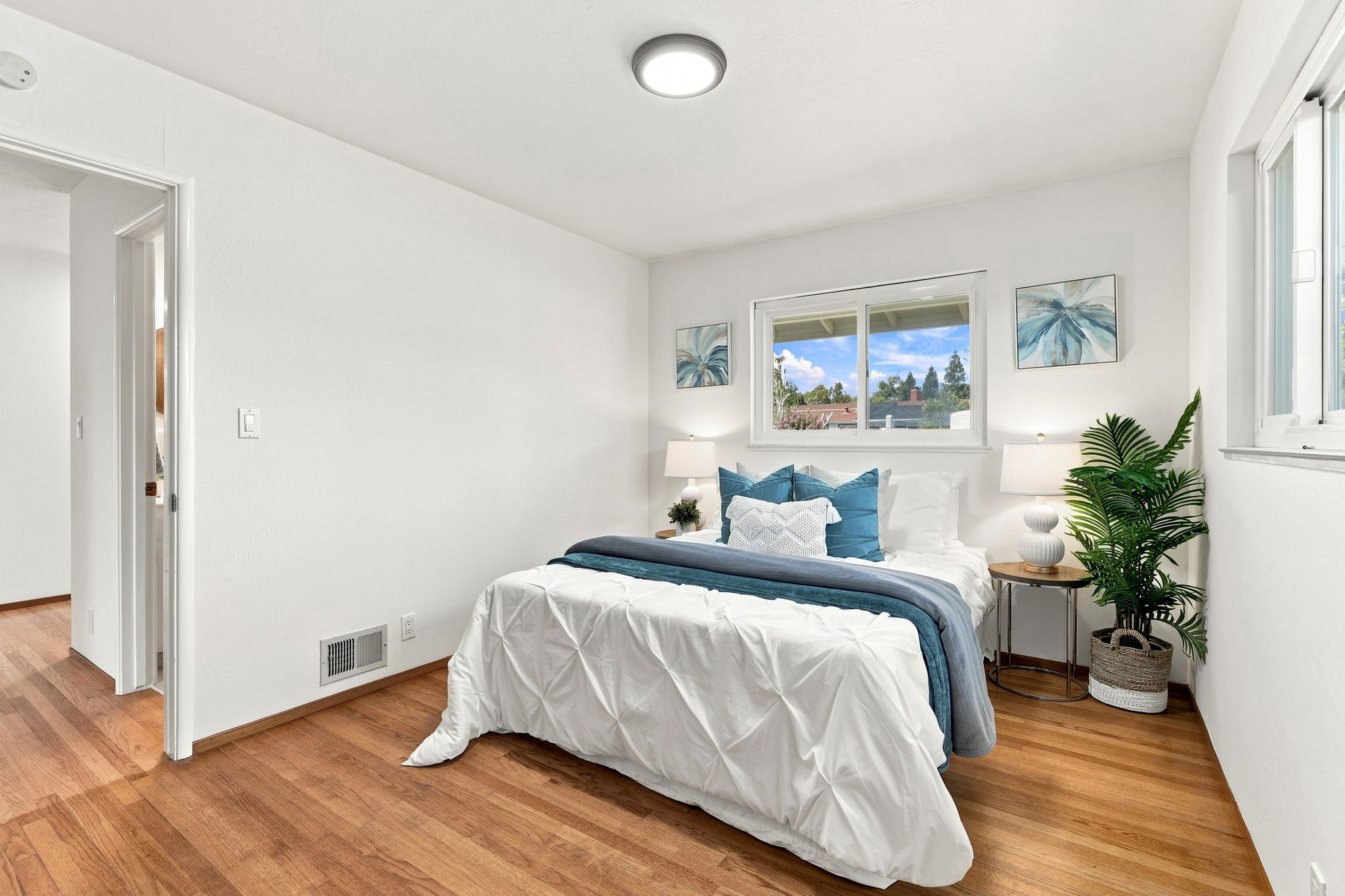 025_F8_4173 Colgate Way