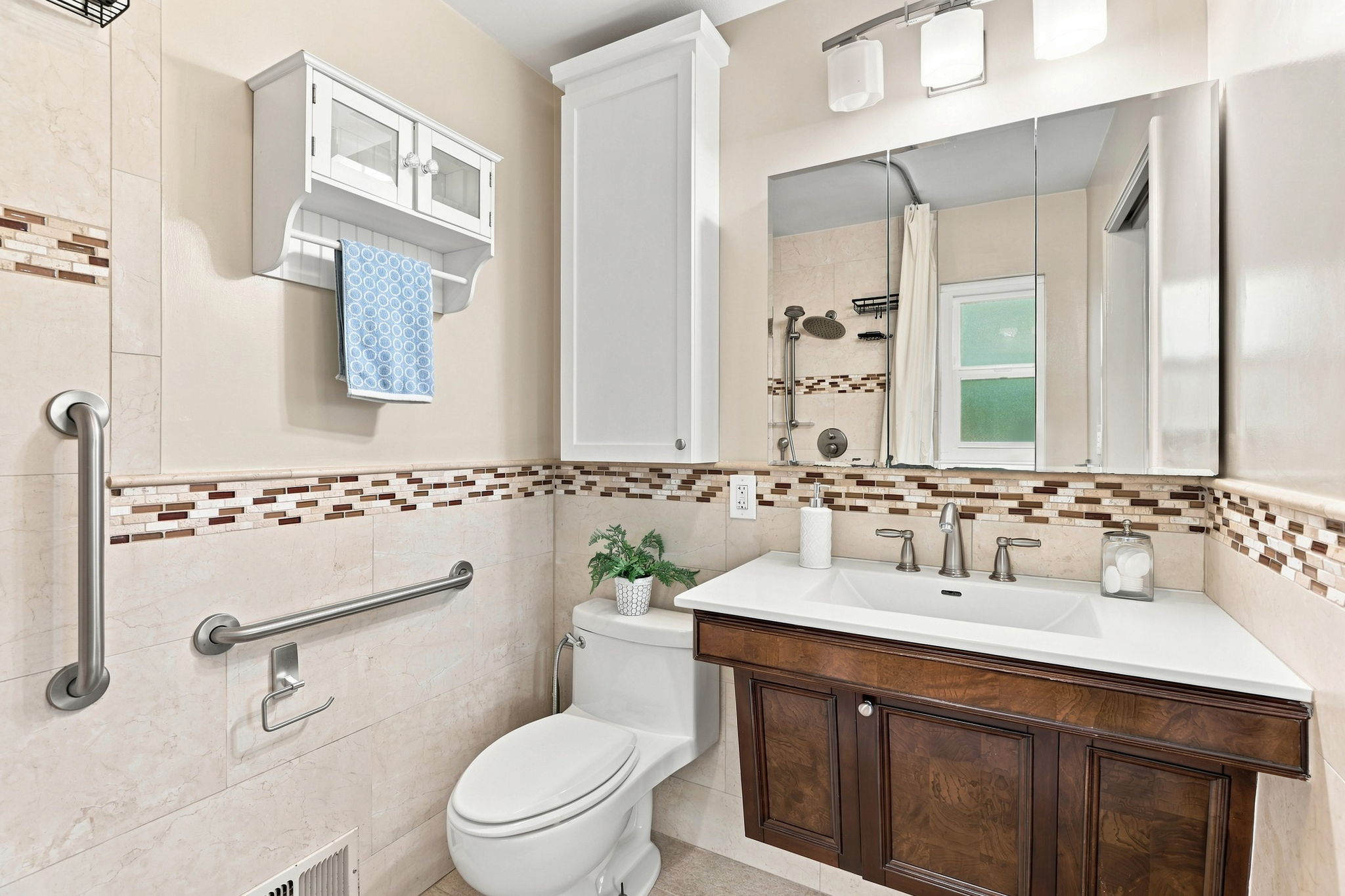 027_F8_4173 Colgate Way